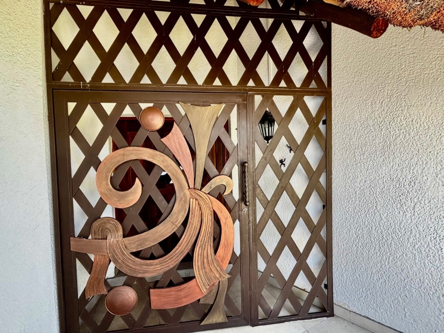 4 Bedroom Property for Sale in Wilkoppies North West